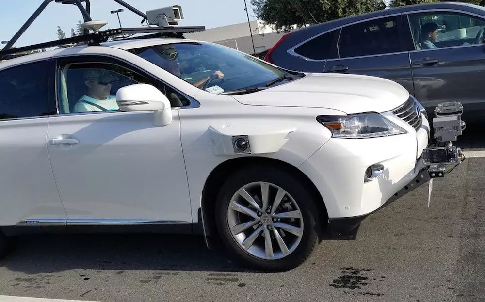 苹果发布自动驾驶白皮书，划的重点是「安全」