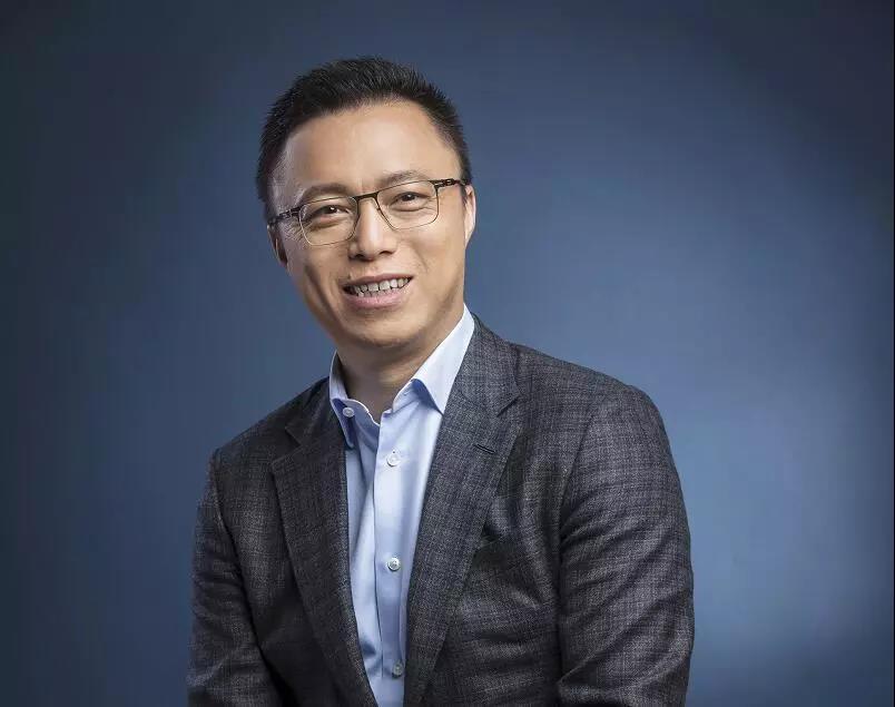 最前线 | 蚂蚁金服“交接棒”：井贤栋感性发言，彭蕾赞扬堪当大任