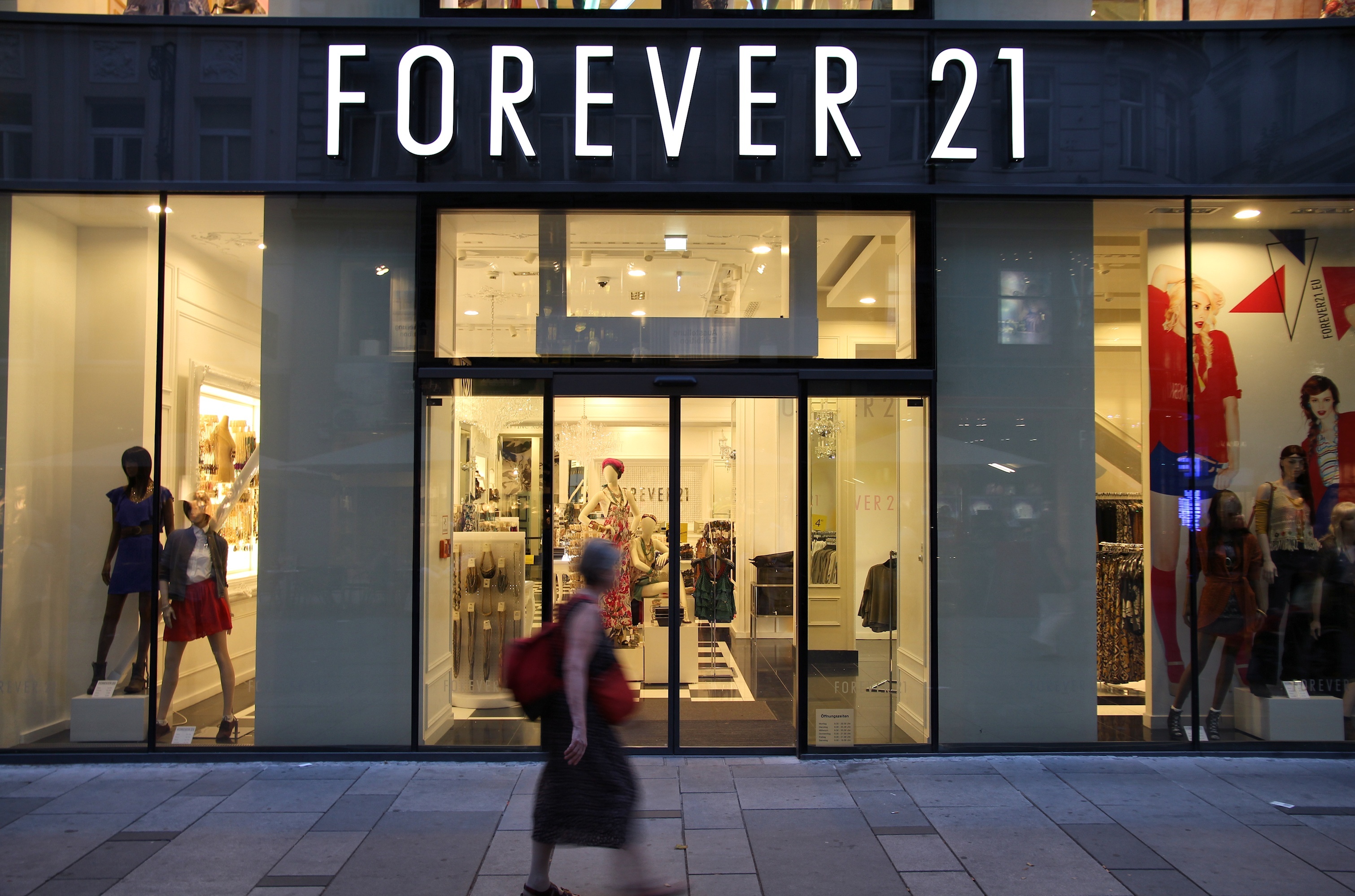 风靡一时的快时尚品牌Forever 21，是如何“凉凉”的？