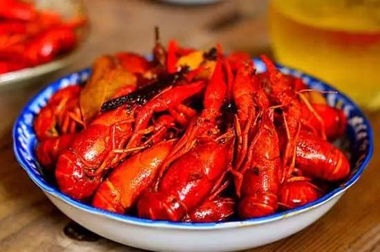 泡椒凤爪、 周黑鸭、小龙虾崛起启示录：为何麻辣横扫中国？