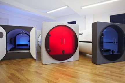 看看各大公司的睡眠舱，他们是如何在办公室优雅地补充睡眠 | 图说