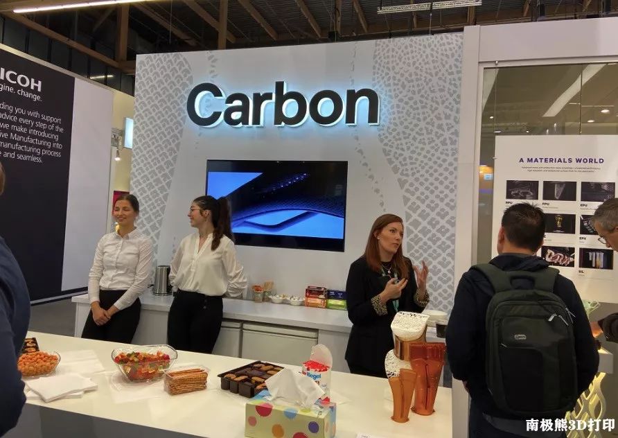 潮科技 | 估值达 26 亿美元的 3D 打印创业公司 Carbon 更换 CEO，原杜邦老大 Ellen Kullman 上马