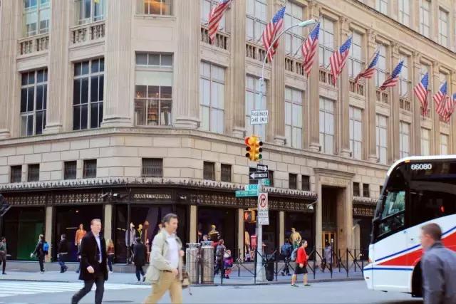 美国零售业为什么一直在关店、裁员？