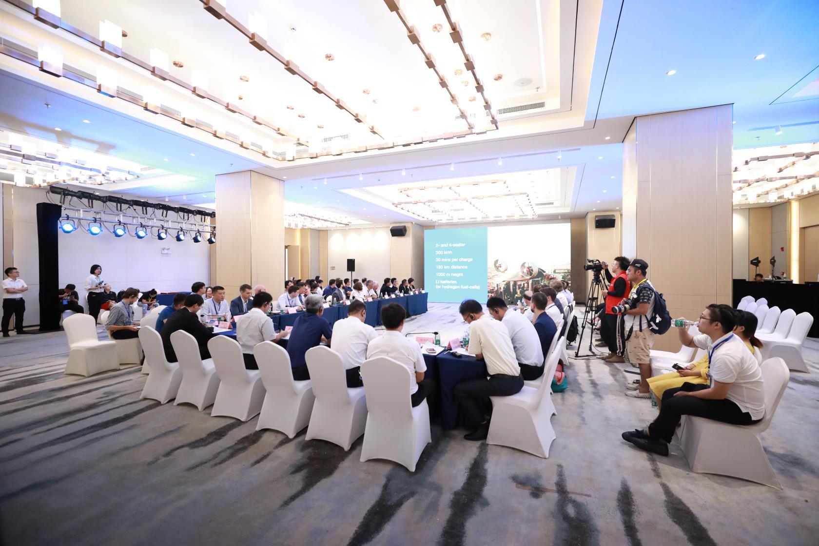 海南互联网产业4月份系列大招商活动暨外资(海口)招商推介会于今日成功举行