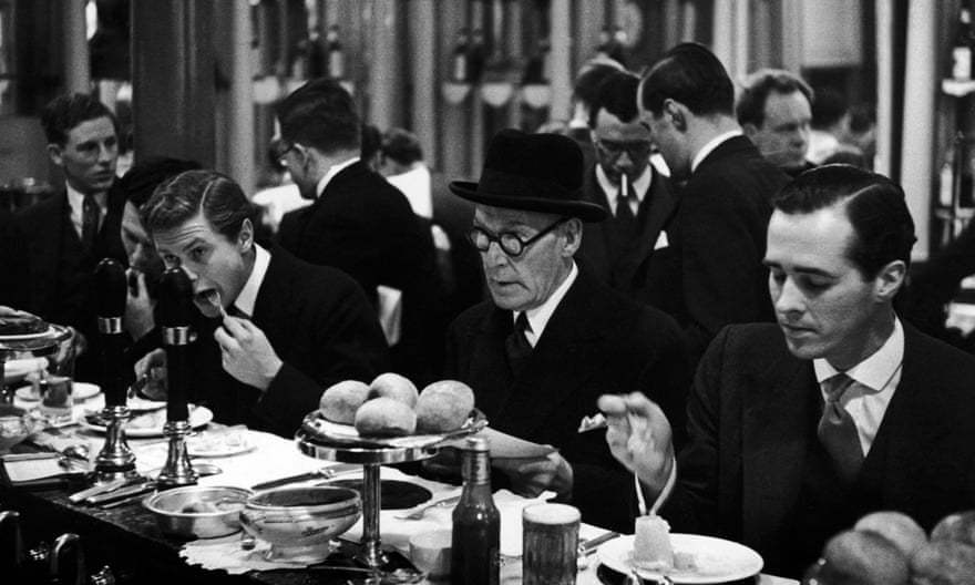 一位负责英国一家大型银行的银行家成这样感叹道:"这就像是你开着一辆