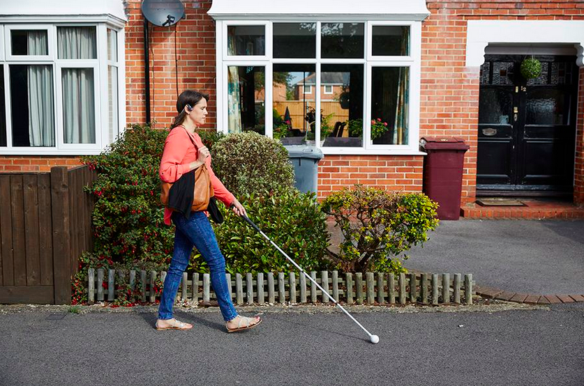 给盲人一次独立的旅行微软推出骨传导3d耳机