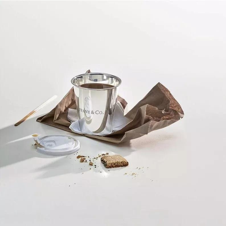王菲戴的那个1500元回形针不算夸张，蒂芙尼180多年前就在卖镶钻金铅笔了