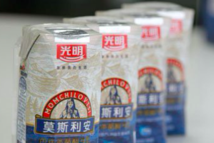 通过内部重组与收购，光明乳企想找一条自救的“光明”之路