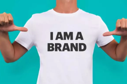 这届年轻人，敢裸辞、敢创业……但就害怕没"标签"