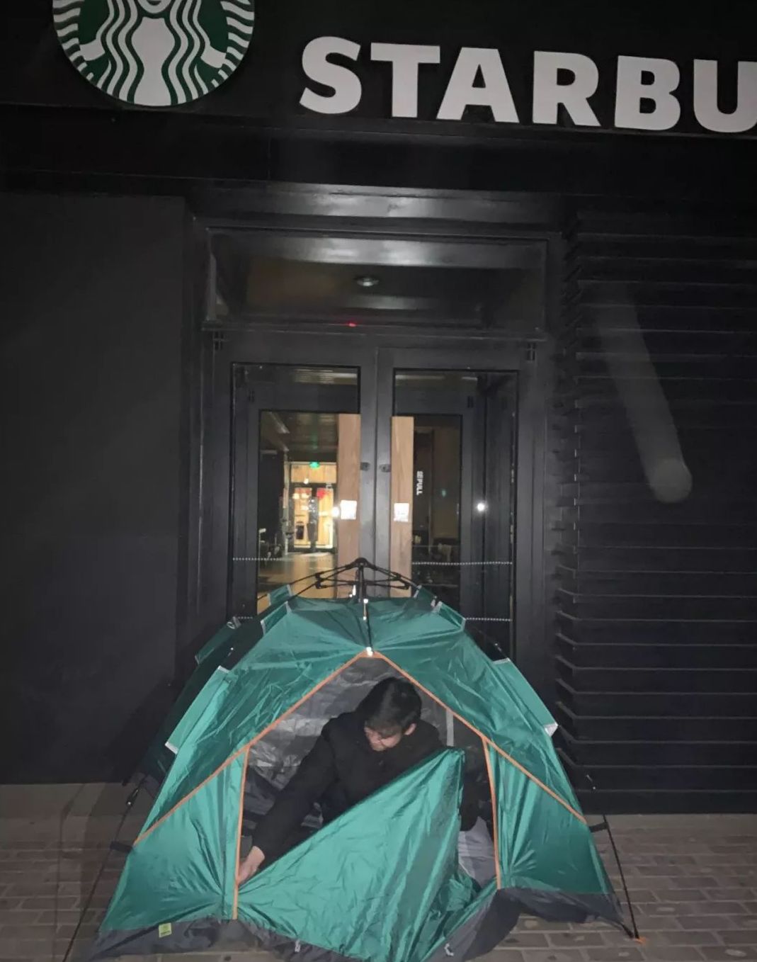 疯抢星巴克猫爪杯背后：比收智商税更狠的，是收时间税