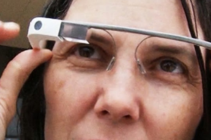 谷歌将重启失败的谷歌眼镜 植入增强现实