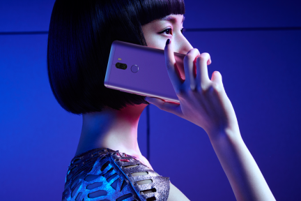 9点1氪：小米称手机销量下滑对公司影响不大；京东物流向第三方开放；Uber竞争对手Grab首席财务官离职