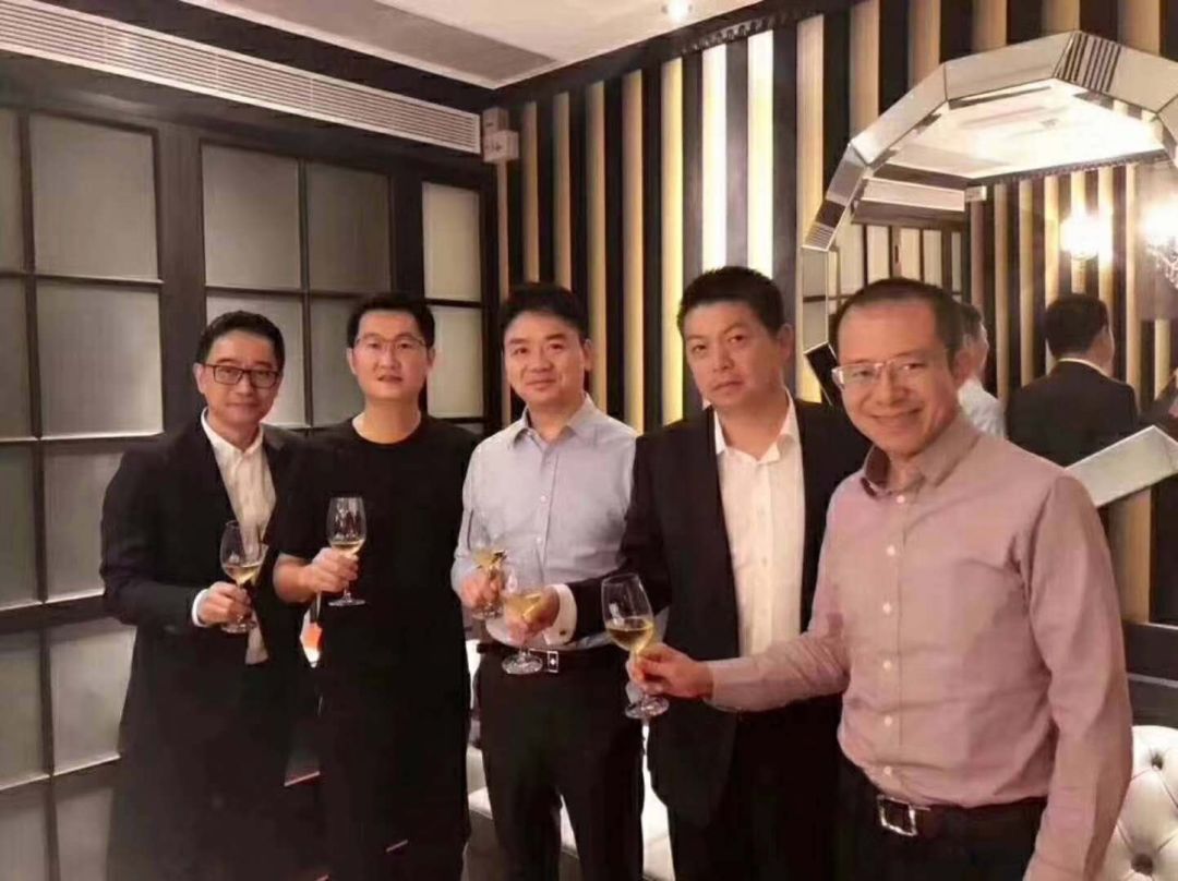 回归特卖：唯品会的自省与自救
