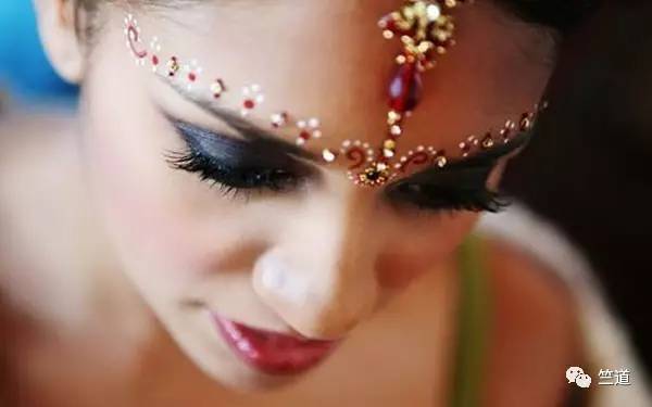 由男人主导的印度美妆市场是一门怎样的生意？