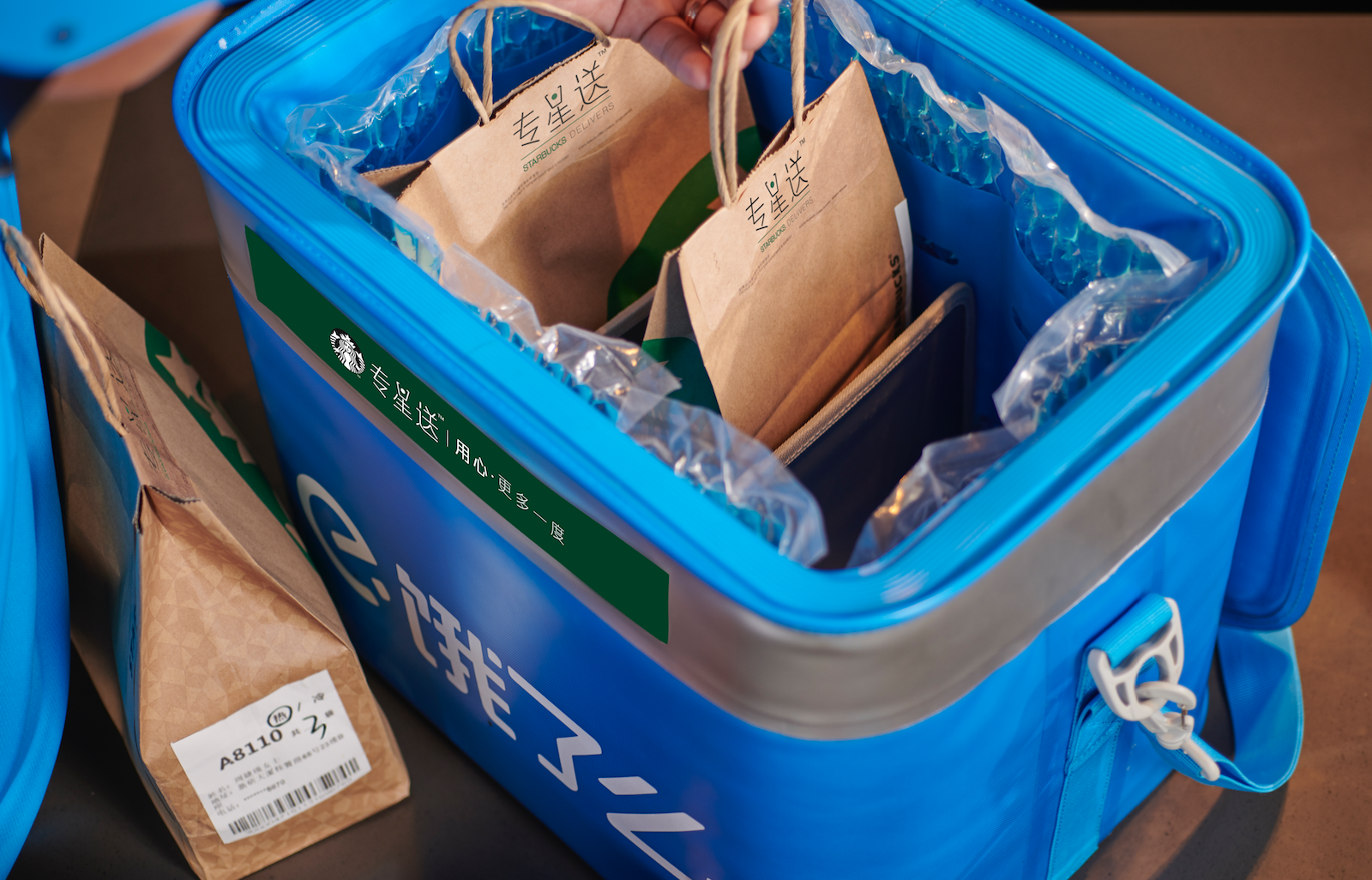 体验了一把星巴克的外卖服务后，我发现代购可能更方便划算