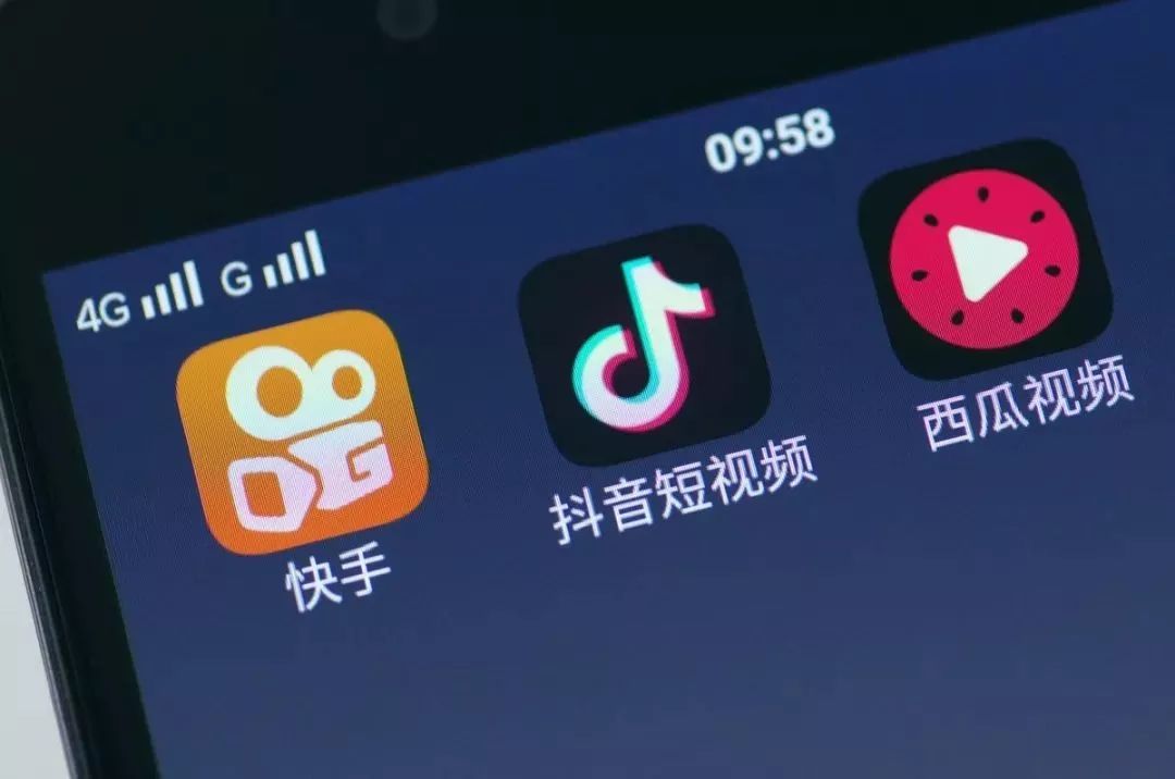 快手、抖音、聚划算都来了：春节红包背后的“抢人”大战
