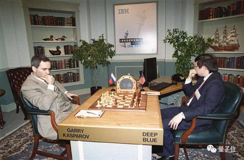 AI再乱围棋圈：“食言之战”柯洁落败；首例素人作弊引风波