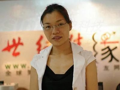 被骗后借钱创业，寒门学子成为网络第一红娘，公司上市后卖别墅二次创业