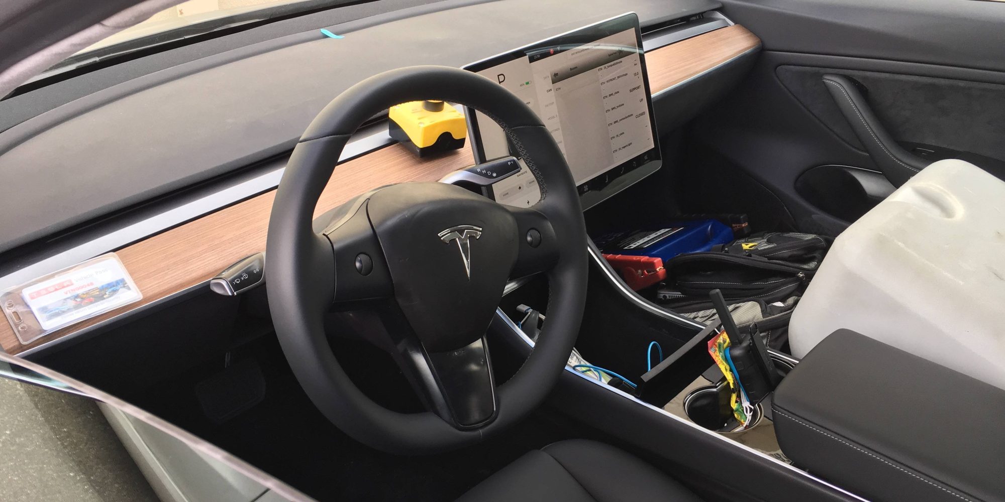 特斯拉Model 3量产版谍照曝光，花30多万你就让我看这个？