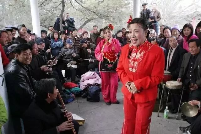 别迷抖抖抖音了，那不过是城里的一台土味挖掘机！ 