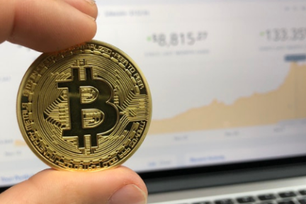 币价崩盘，但有人一天赚了一辆保时捷911