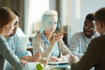 「薪人薪事」升级服务，用“数据”帮 HR 提升效率 + 更懂业务