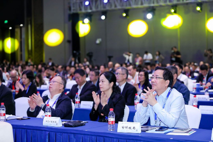 以人工智能推动数字经济，首届中国智博会拉开攀登智能产品高峰序幕