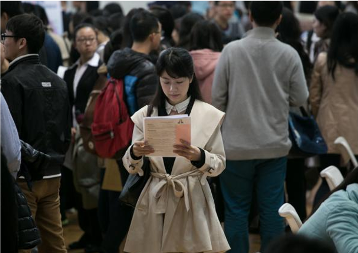 2020招聘需求缩减22%，超7成AI岗位要求硕博学历