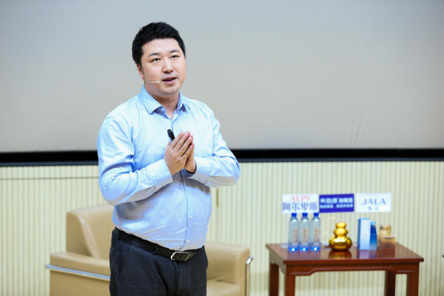张泉灵对话立思辰新任总裁窦昕：大语文赛道的市场机会