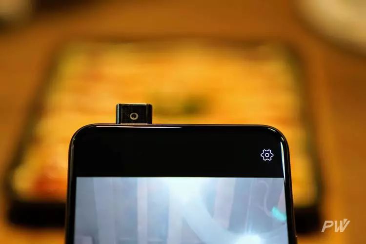 vivo 的升降摄像头：流氓软件检测器还是智商鉴定器？