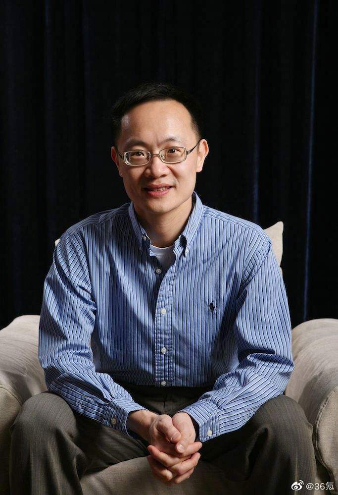 阿里巴巴在6月间接入股了茶颜悦色的主体公司,老板总说没钱不去别的