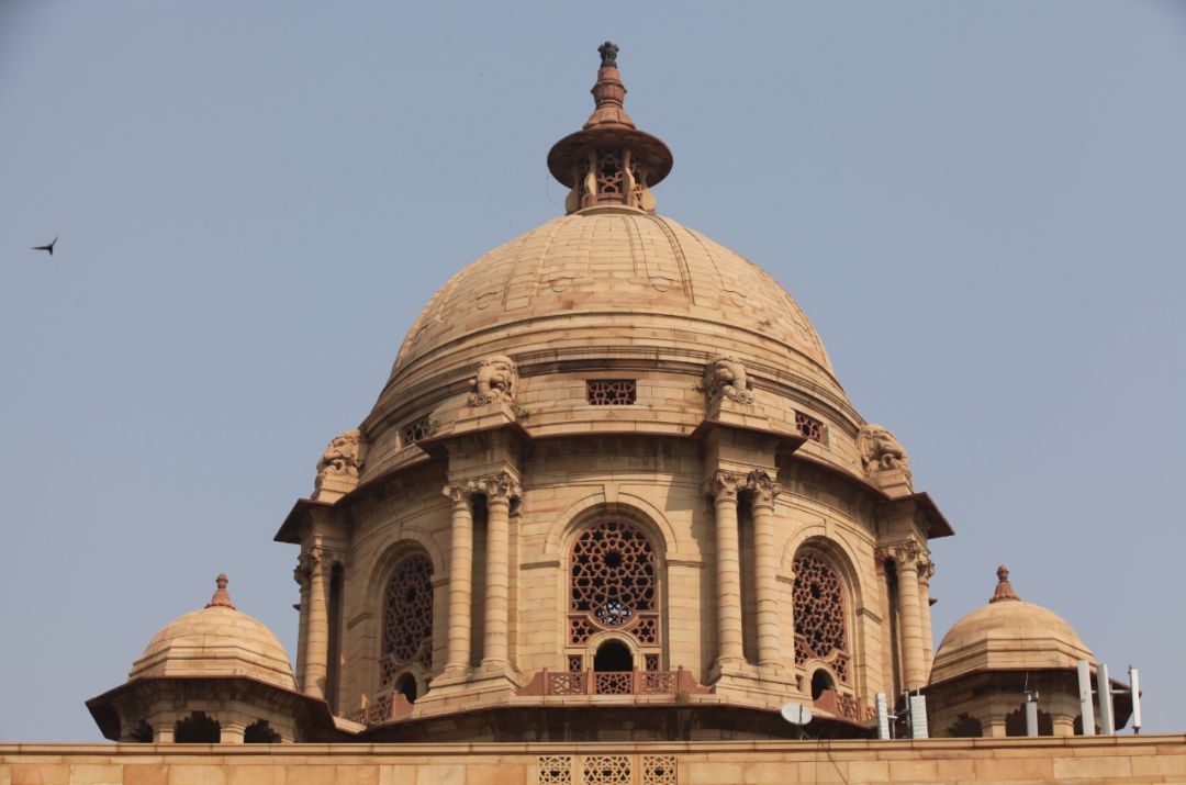 用电影《三傻》，小小感受一下印度与中国的城市差别