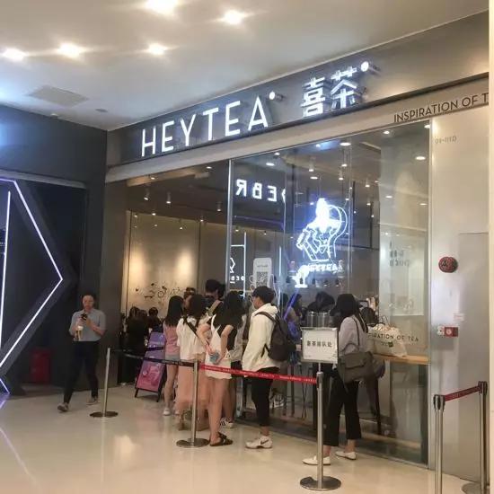 我们走访了最火的9家奶茶店，试图揭秘网红奶茶是如何炼成的