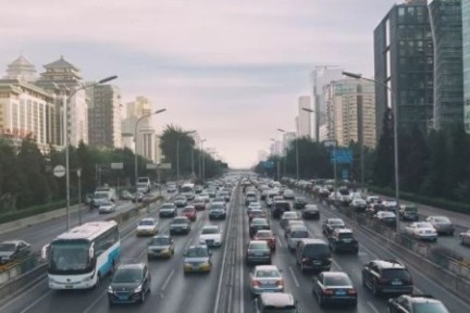 从追随到自主创新：中国汽车工业70年沧桑巨变