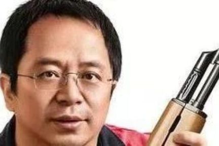 周鸿祎向谁开战？