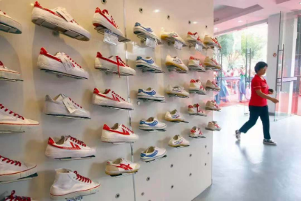 炒鞋炒了425亿，却无人愿意炒回力？