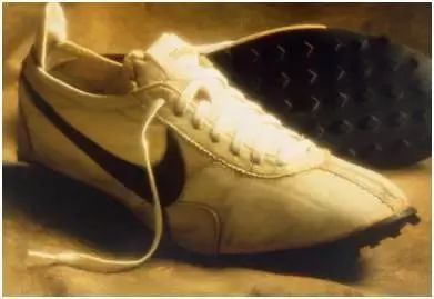 从负债累累的球鞋代理到千亿市值体育帝国，Nike如何草根逆袭
