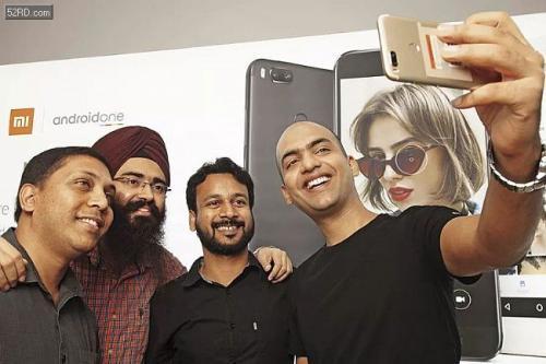 印度手机市场的“哑铃态”怎么破？