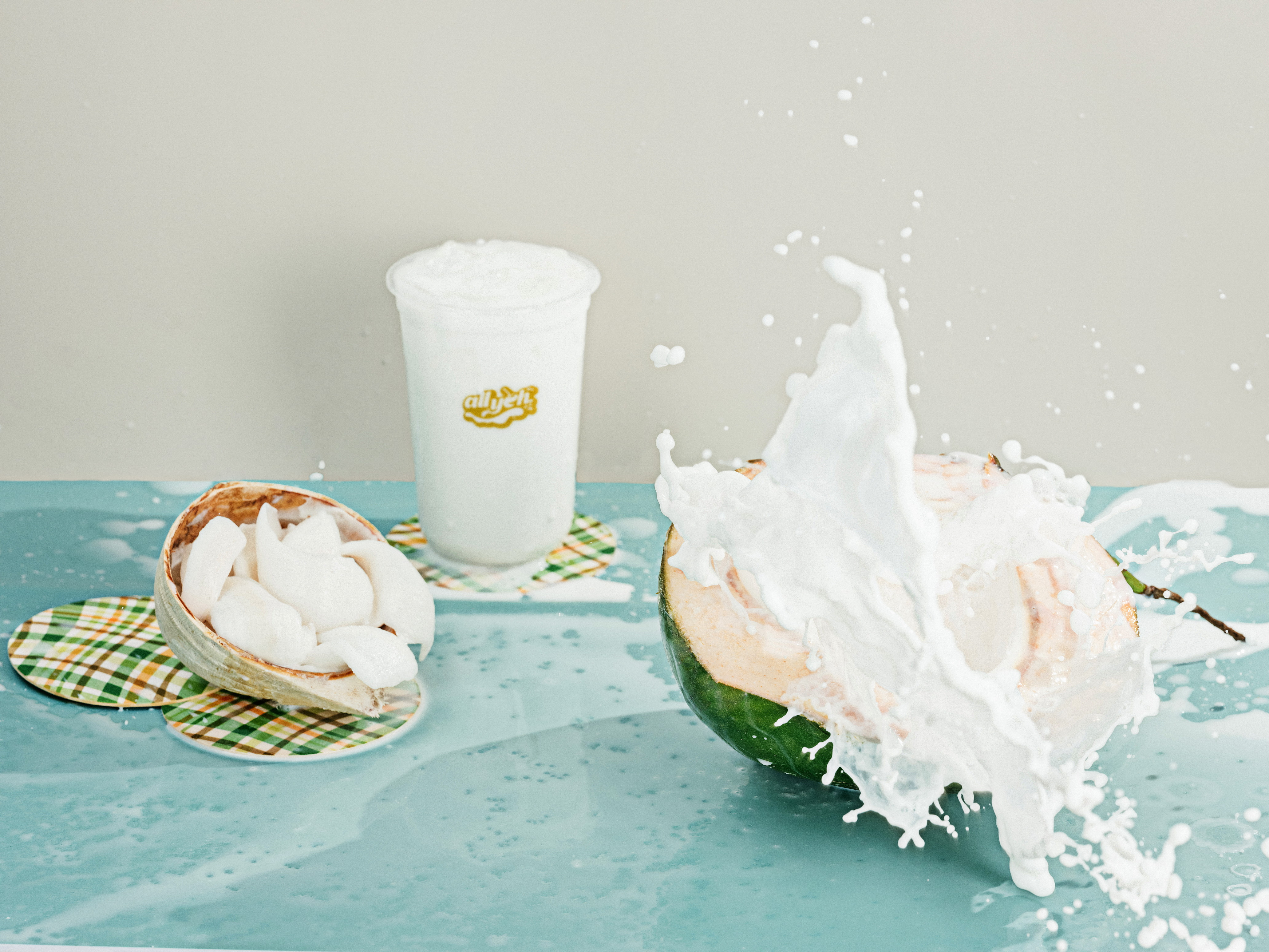 「傲椰」从椰子切入时尚健康饮品市场 打造国内椰子系列消费品牌