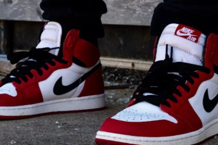 我拿100个比特币炒鞋够不够？