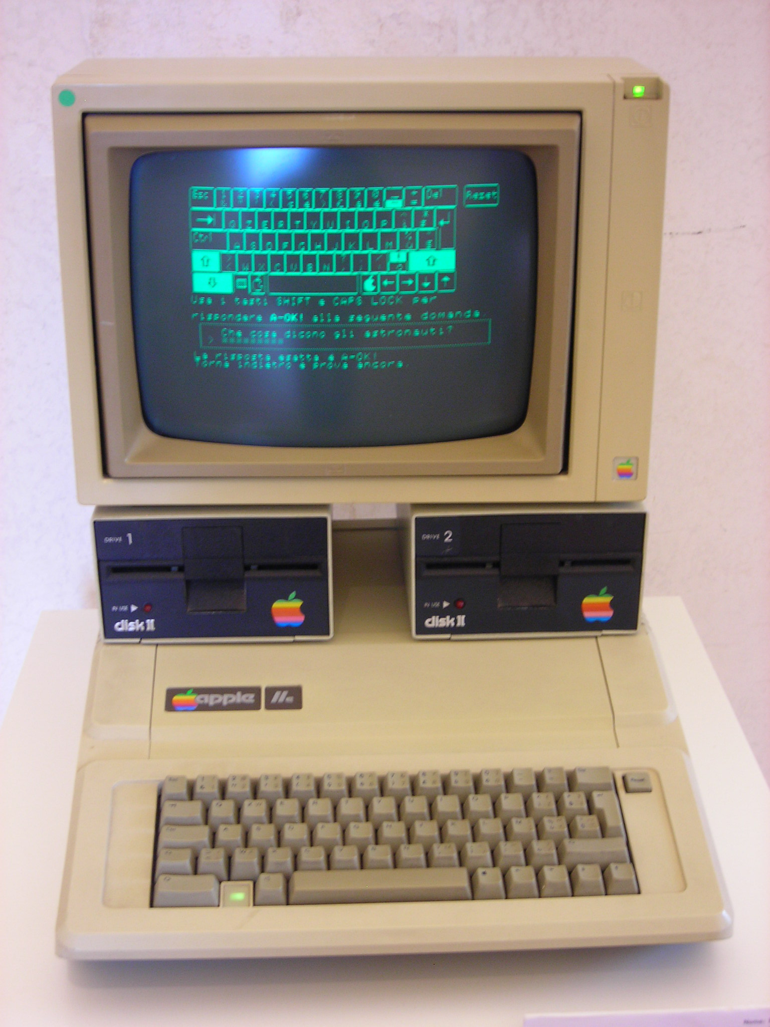 话,为什么苹果在第一台macintosh推出之后花了35年才回归到苹果和ibm