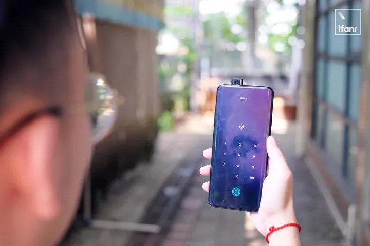 全面屏时代，瀑布屏会是手机的下一个差异点吗？