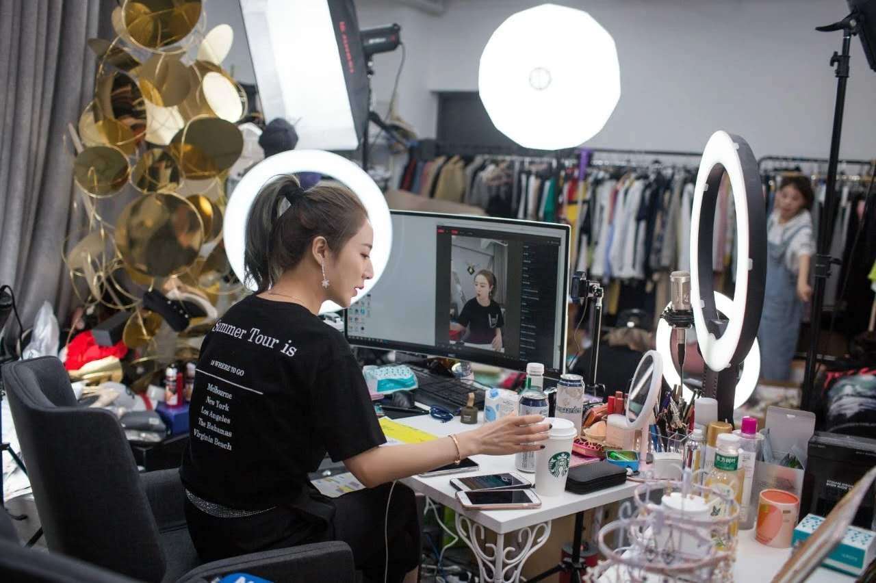 618带货超5亿元，淘宝第一女主播“薇娅”的销售神话 | 网红电商系列