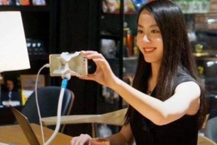 喜茶、星巴克们开启“云营业”，现在饮品店不做直播不行了？