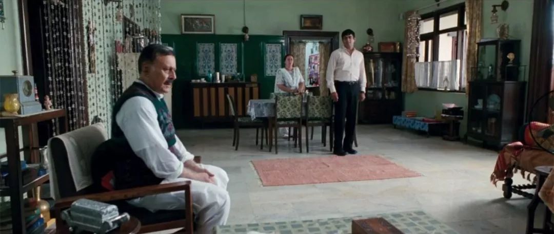 用电影《三傻》，小小感受一下印度与中国的城市差别