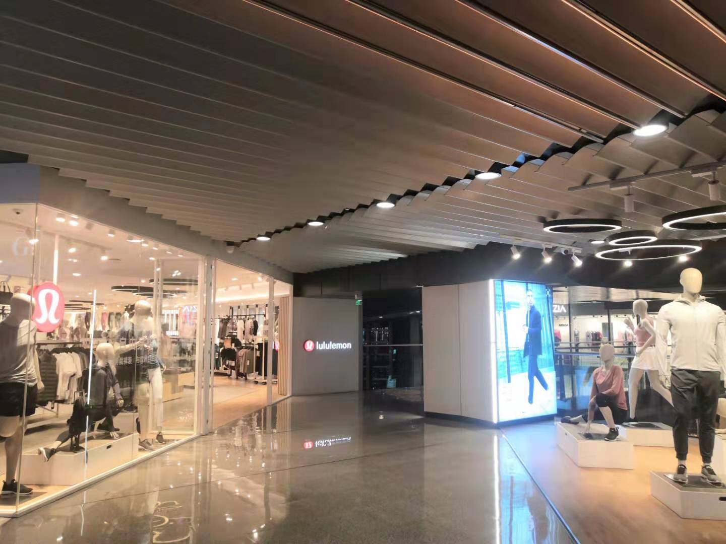 知料 | ZARA关店，Forever 21 申请破产，快时尚是怎么慢慢过时的