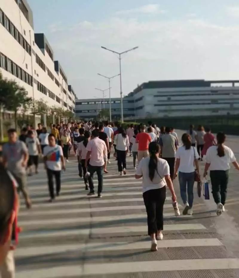 苹果回应强制工人劳动：加班是自愿的