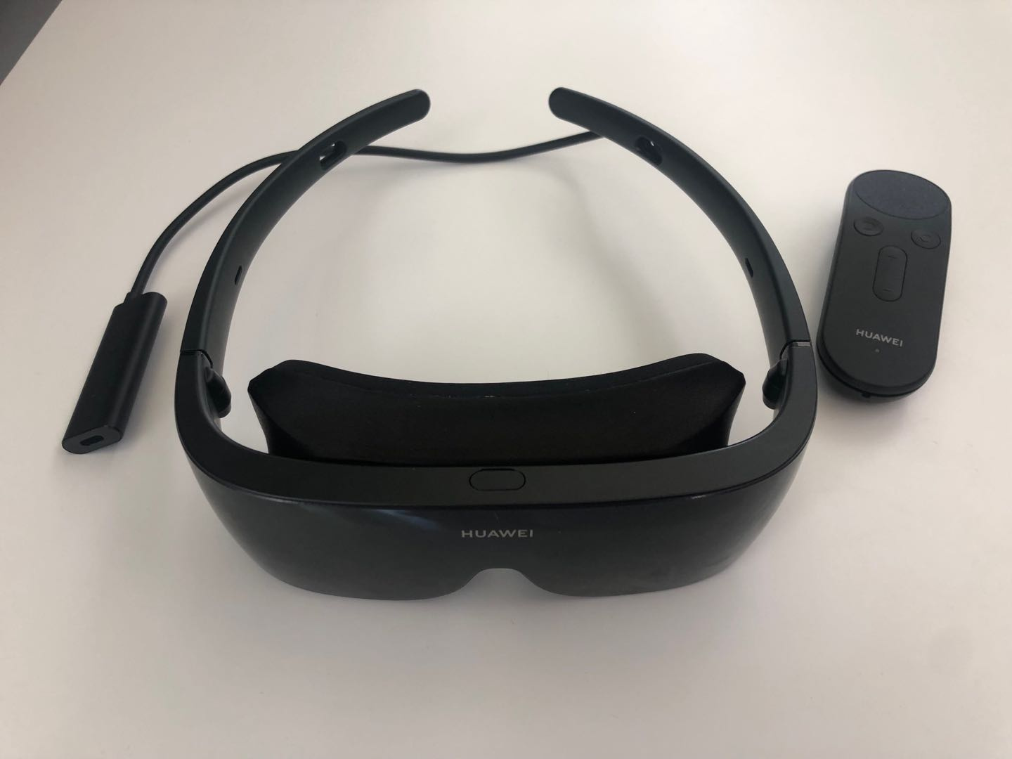 最前线 | 余承东狂怼苹果，还带来了华为首款轻薄VR眼镜
