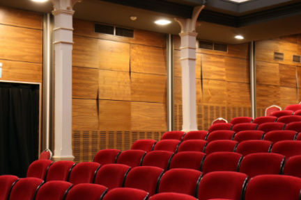 听说影视行业很挣钱？