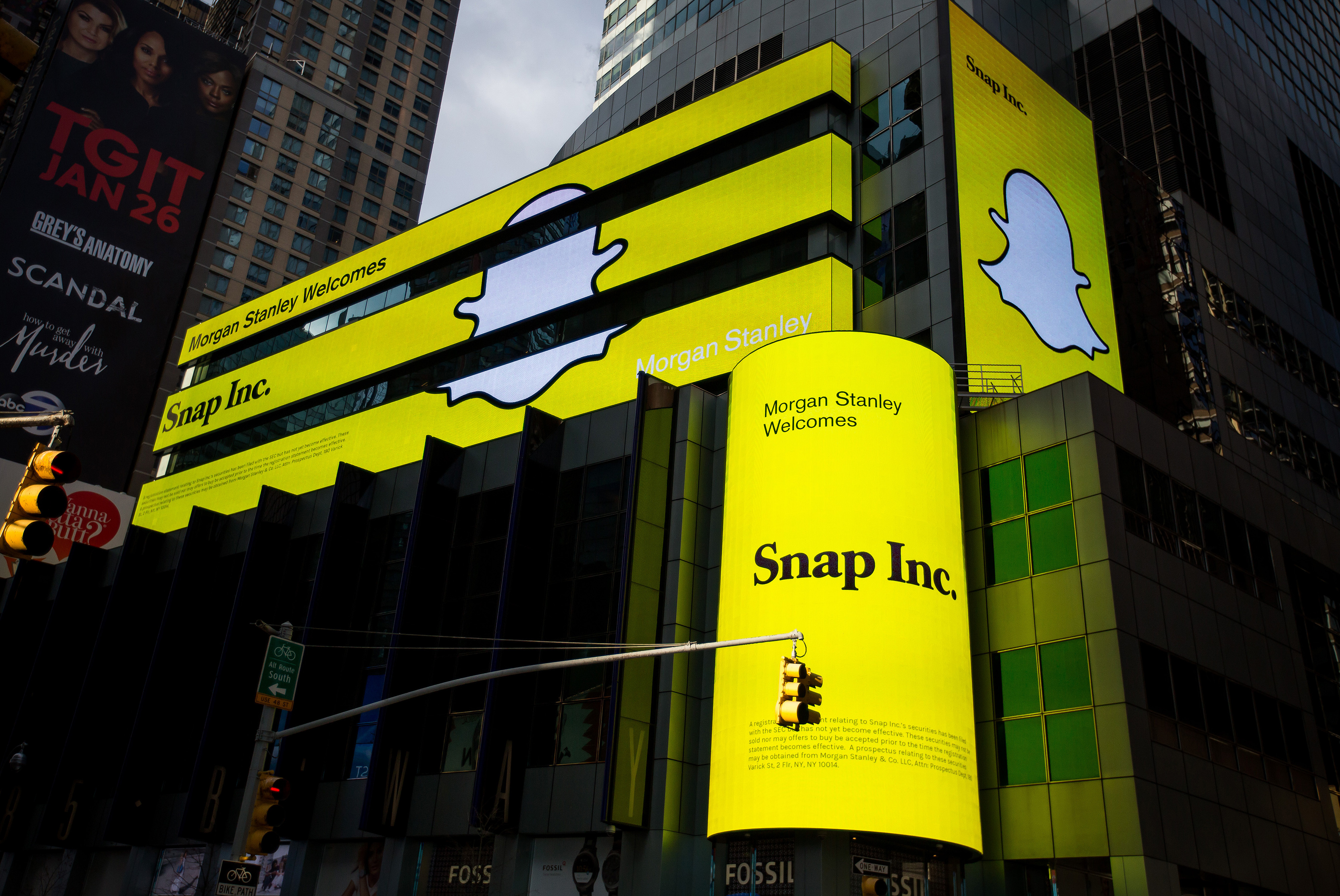 市值从300多亿跌至80多亿：一文读懂Snapchat的前世今生